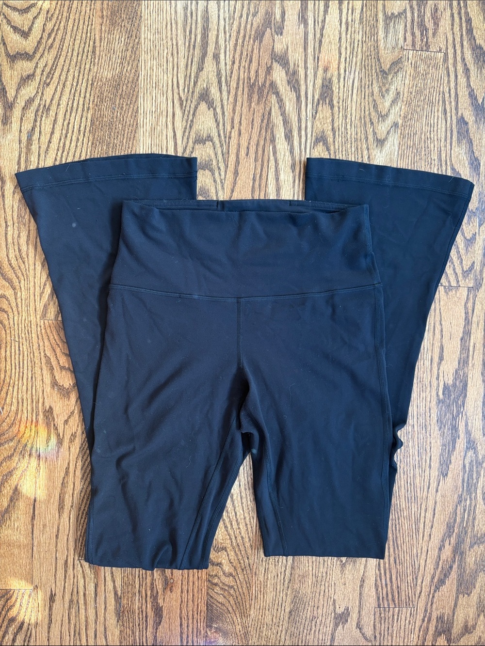 Lululemon Groove Nulu High-Rise Flared Pant, size 6. 32.5 inseam great condition